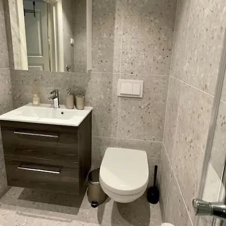 Modern And Cozy Studio In Central *